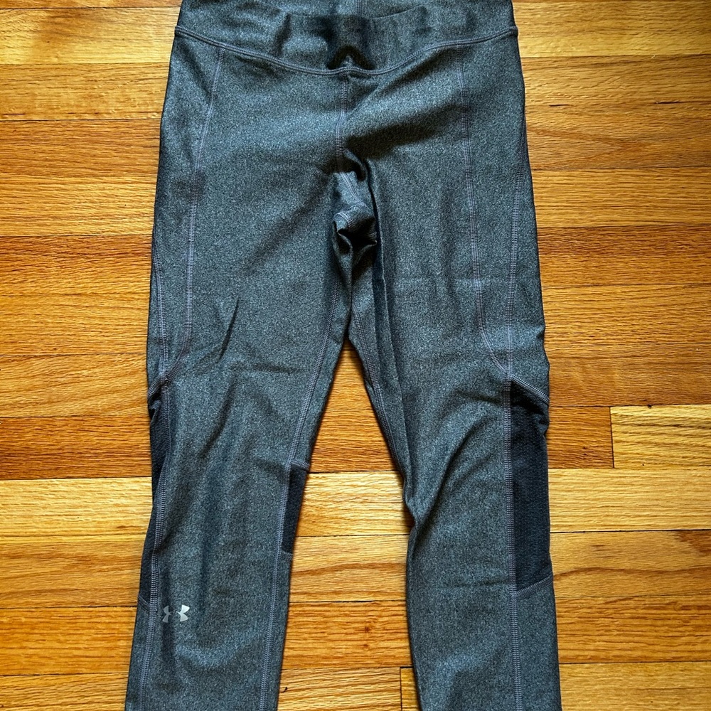 Under Armour Women’s Gray Capri Leggings
